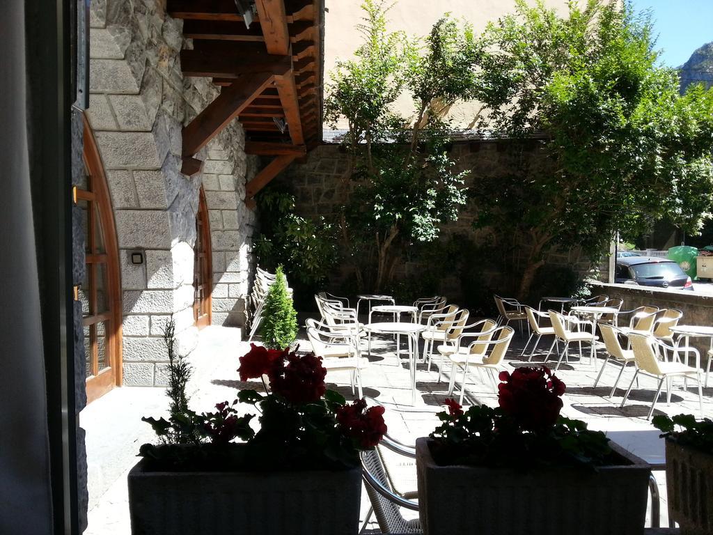 Hotel Villa De Canfranc Exterior photo